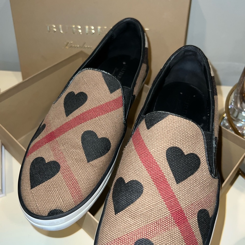 Burberry Gauden Slip on Sneakers size 8.5 (38.5 EUR)